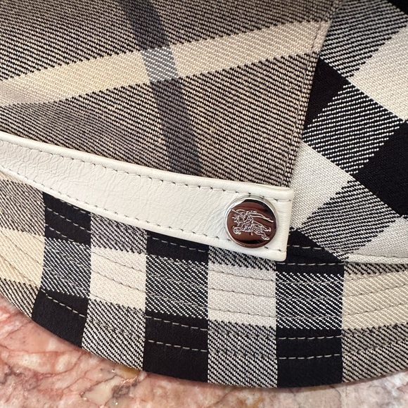 Burberry Black and White Vintage Plaid Check Hat - Picture 5 of 8
